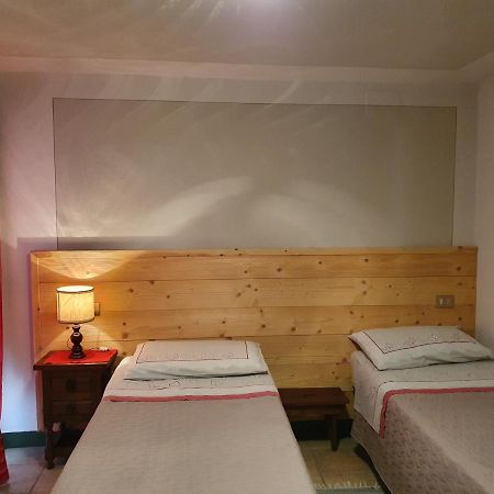 B&B Il Pettirosso Malonno Buitenkant foto
