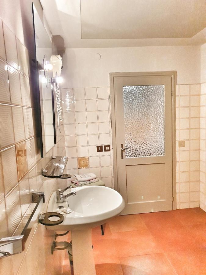 B&B Il Pettirosso Malonno Buitenkant foto