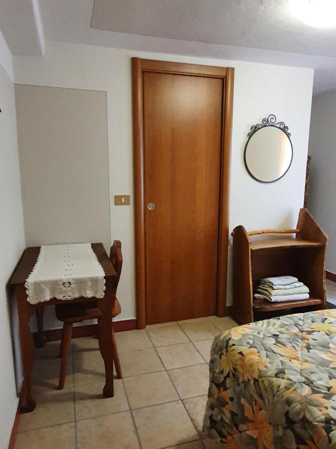 B&B Il Pettirosso Malonno Buitenkant foto